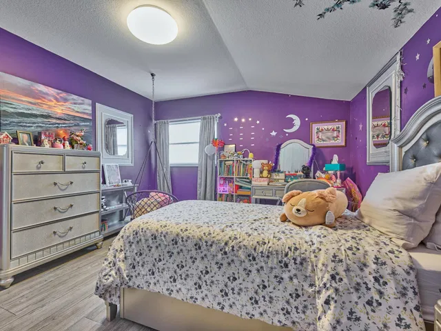  Residence photo 82
