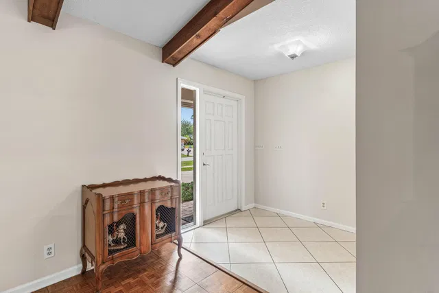 Residence photo 5