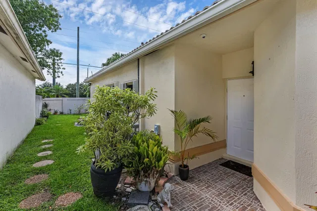 Residence photo 3