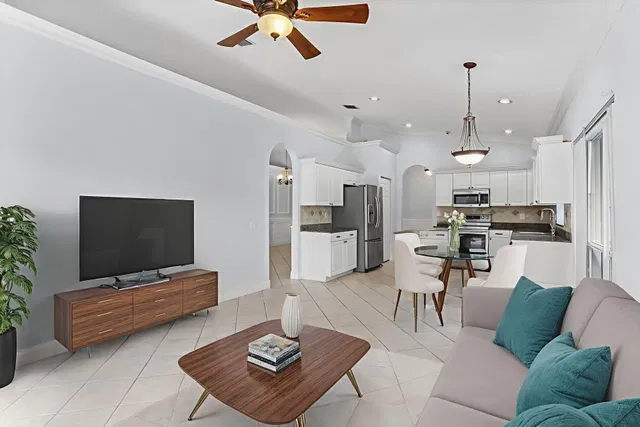 Residence photo 18