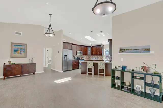  Residence photo 9