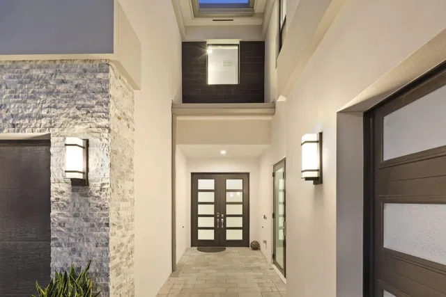 Residence photo 3