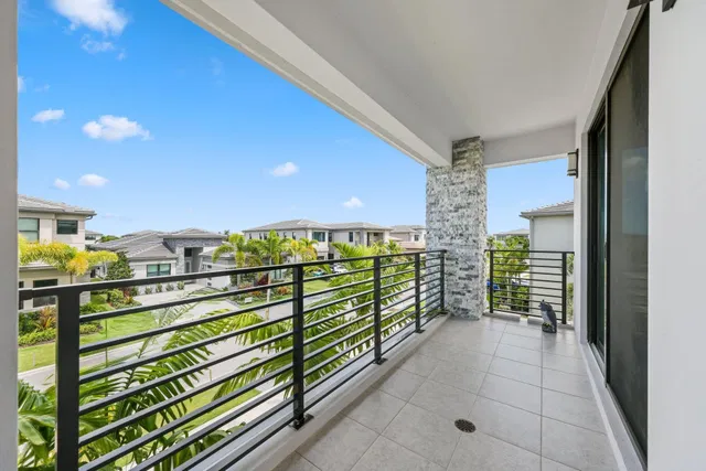 Residence photo 61