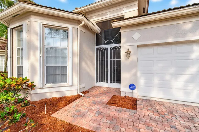  Residence photo 4