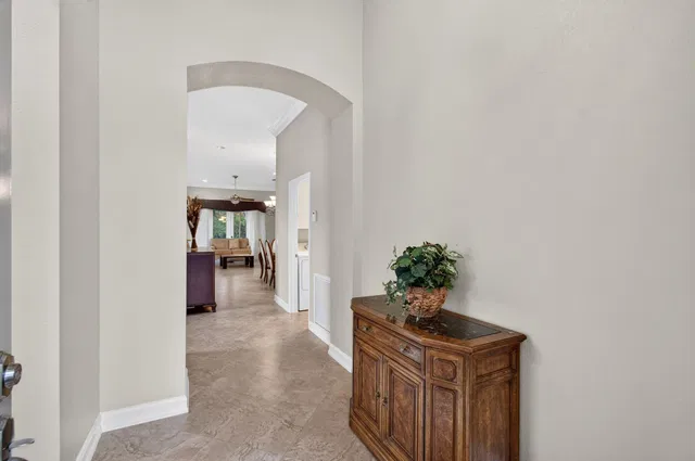  Residence photo 6