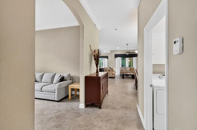  Residence photo 8