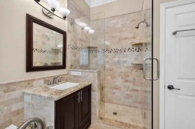  Residence photo 42