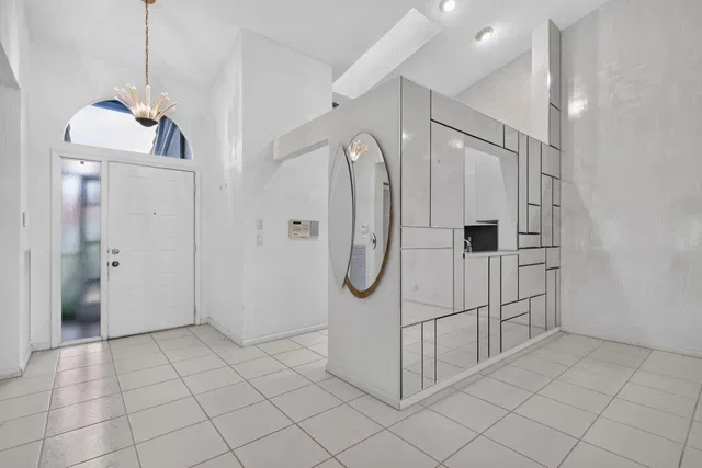 Residence photo 8