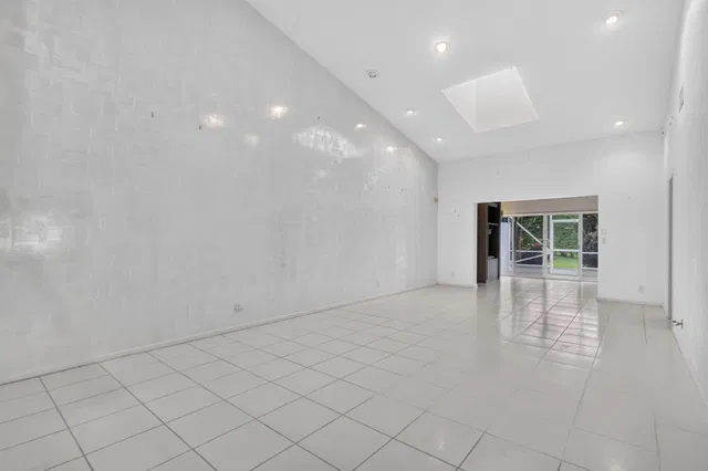 Residence photo 9