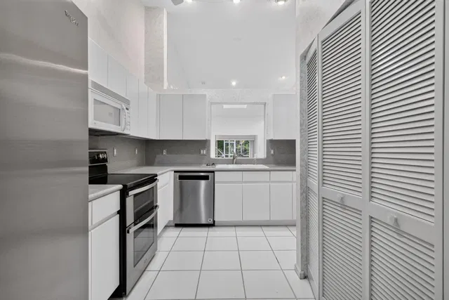 Residence photo 19