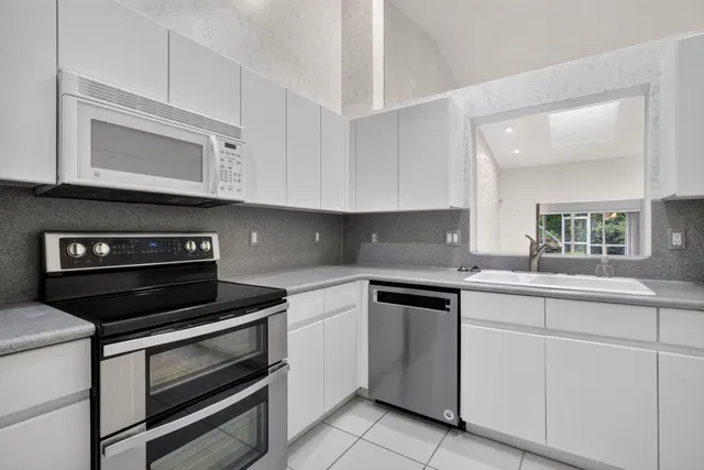 Residence photo 22