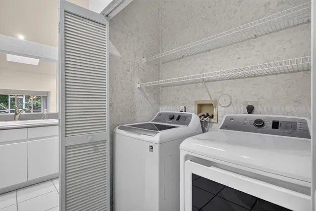 Residence photo 24