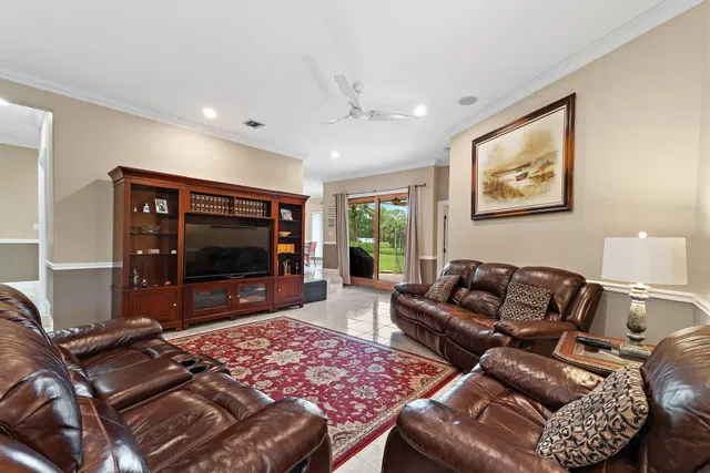  Residence photo 5