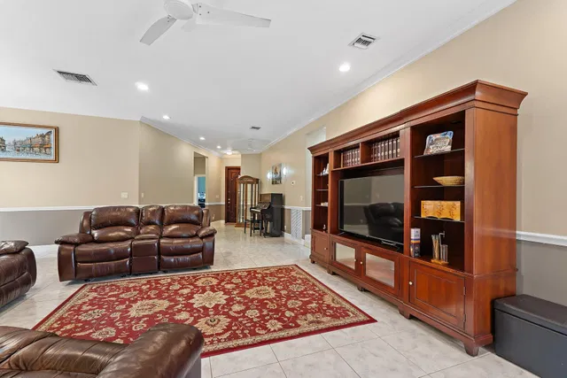 Residence photo 7