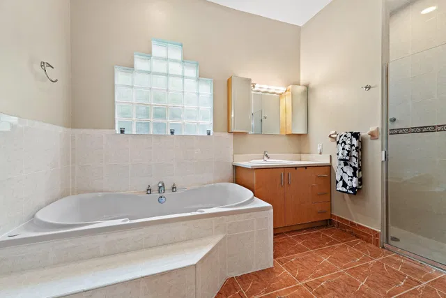  Residence photo 18