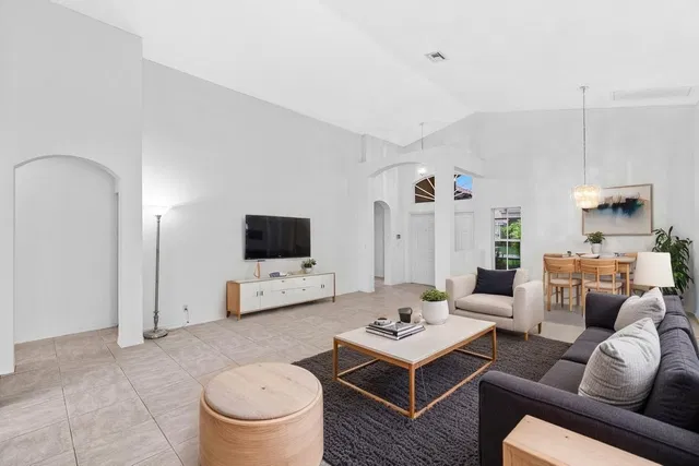  Residence photo 6