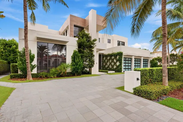 Royal Palm Yacht and Country Club Residence photo 3