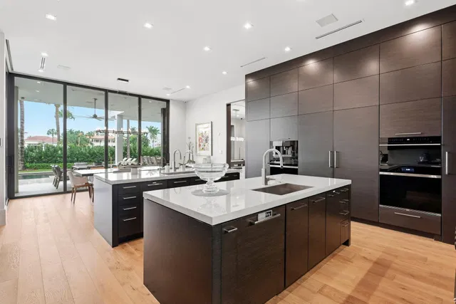 Royal Palm Yacht and Country Club Residence photo 8