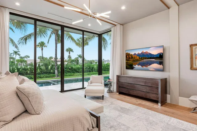 Royal Palm Yacht and Country Club Residence photo 23