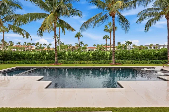 Royal Palm Yacht and Country Club Residence photo 32