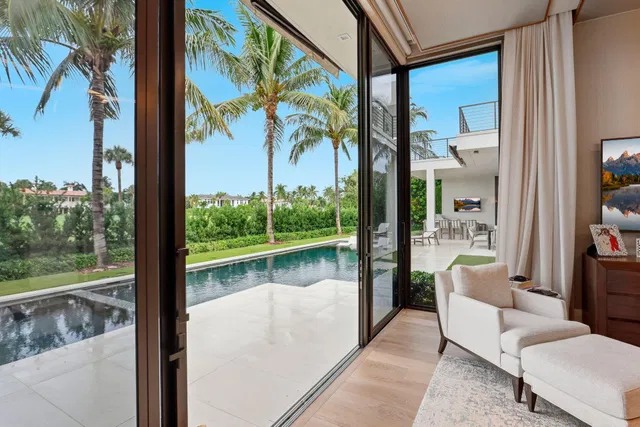 Royal Palm Yacht and Country Club Residence photo 42