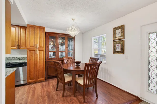 Residence photo 4
