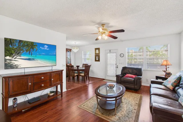 Residence photo 10