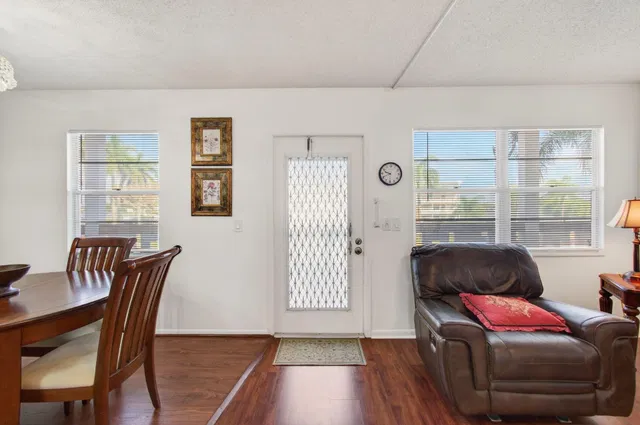 Residence photo 15