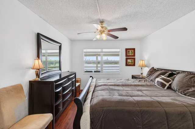Residence photo 18