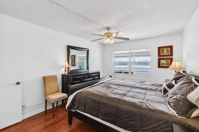 Residence photo 25