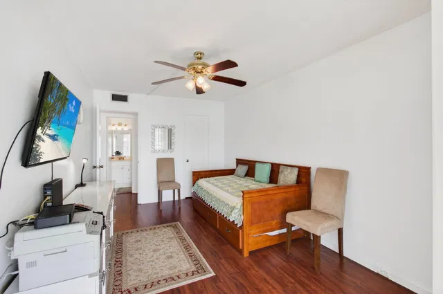 Residence photo 28