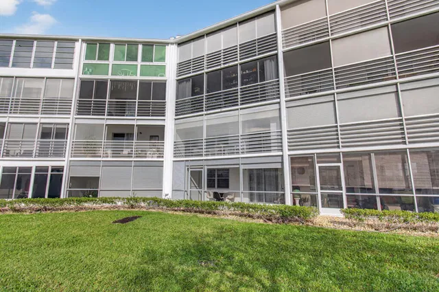 Residence photo 38