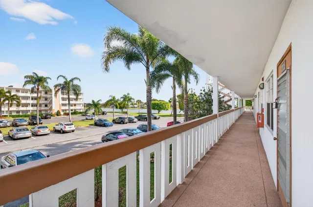 Residence photo 63