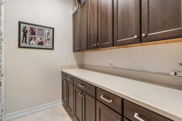 Residence photo 32
