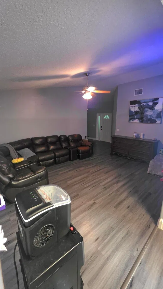 Residence photo 8