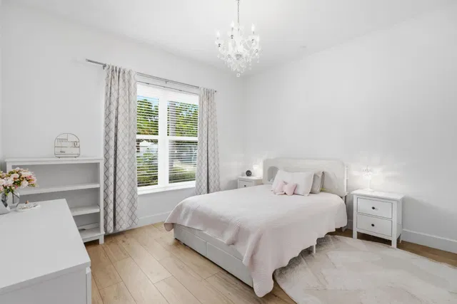 Residence photo 25