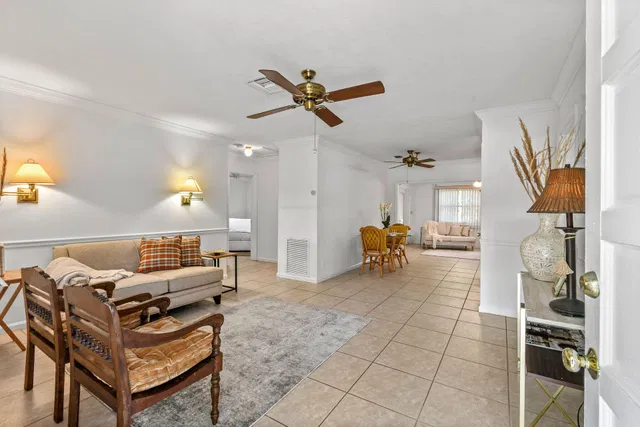 Residence photo 3