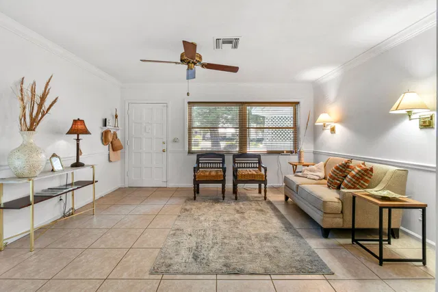 Residence photo 4