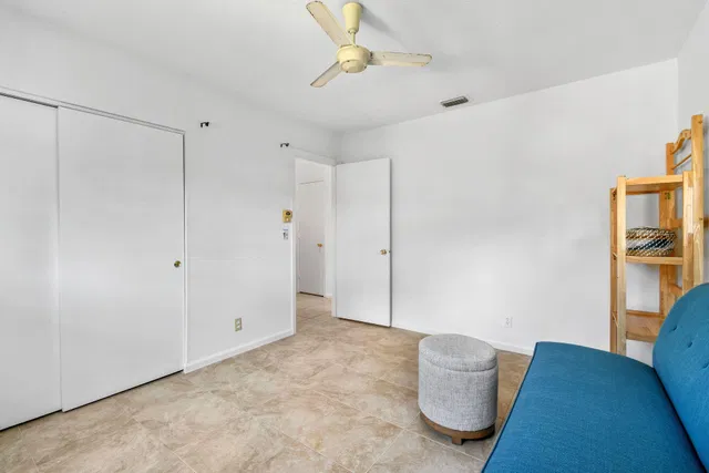 Residence photo 17
