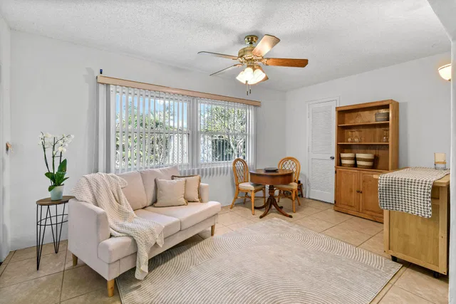Residence photo 22