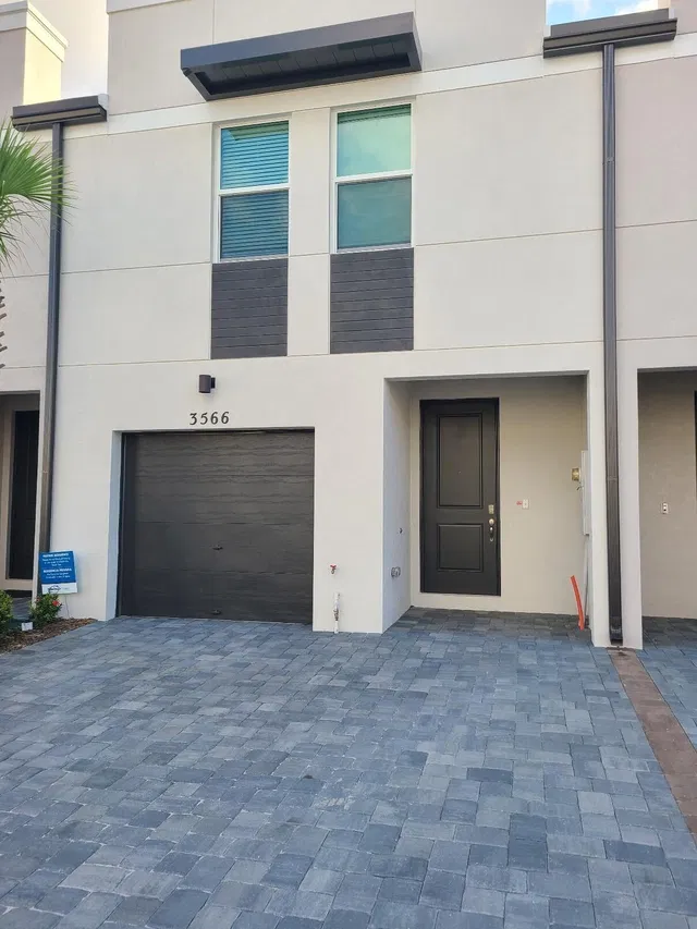 Residence photo 4