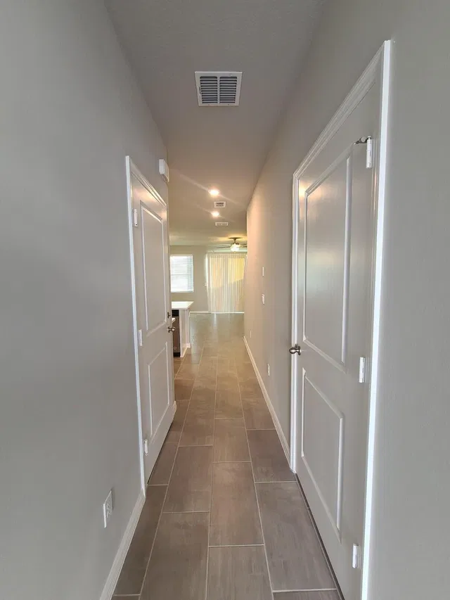 Residence photo 5