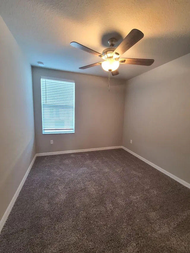 Residence photo 17