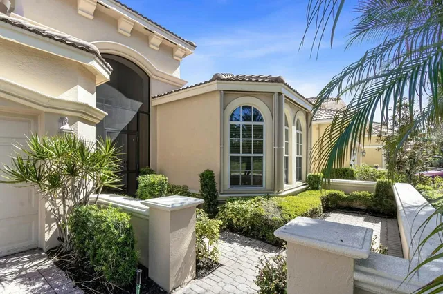 Residence photo 2
