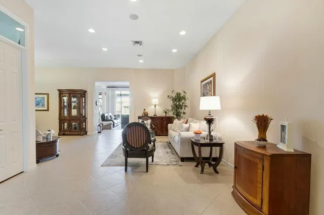 Residence photo 4