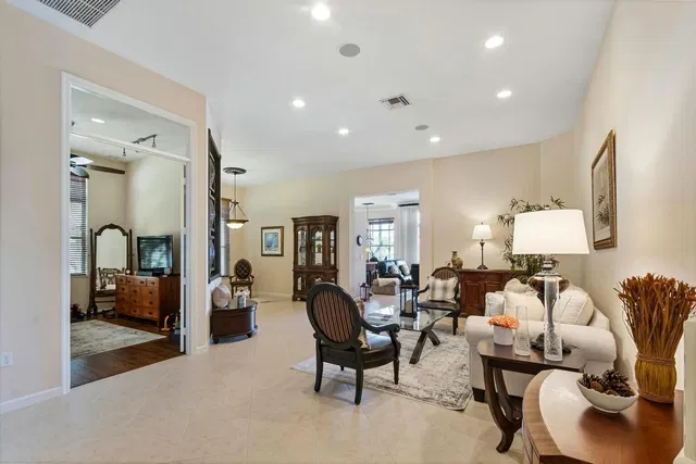 Residence photo 5