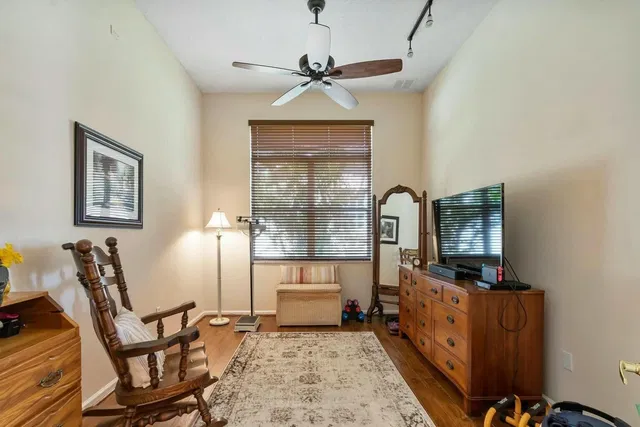 Residence photo 6