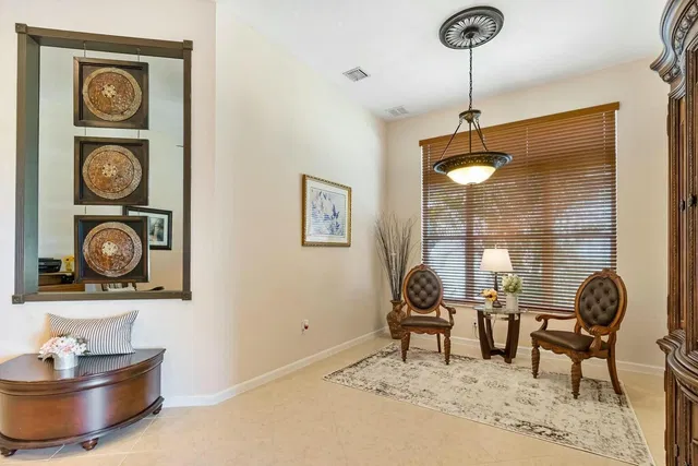 Residence photo 11
