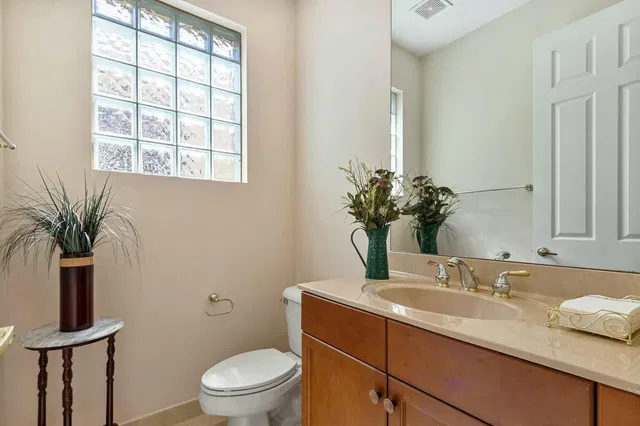 Residence photo 30