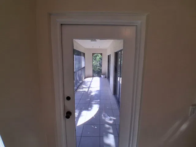 Unit 403 photo 10